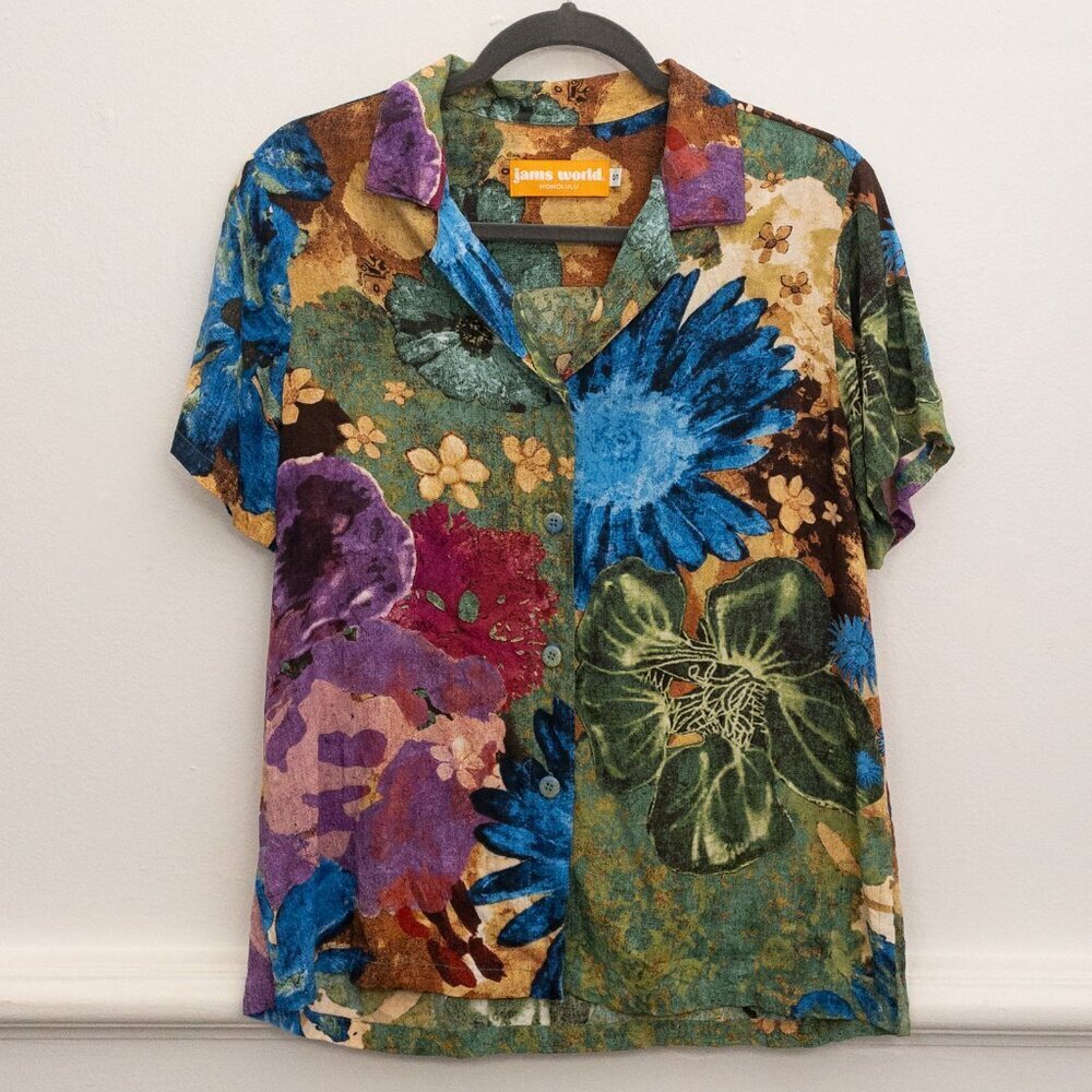 Jams World Honolulu Floral Button Shirt Small Rayon Aloha Resort Travel Top